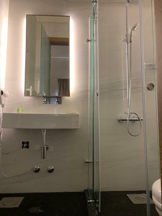 El Boutique Hotel Тир Екстериор снимка
