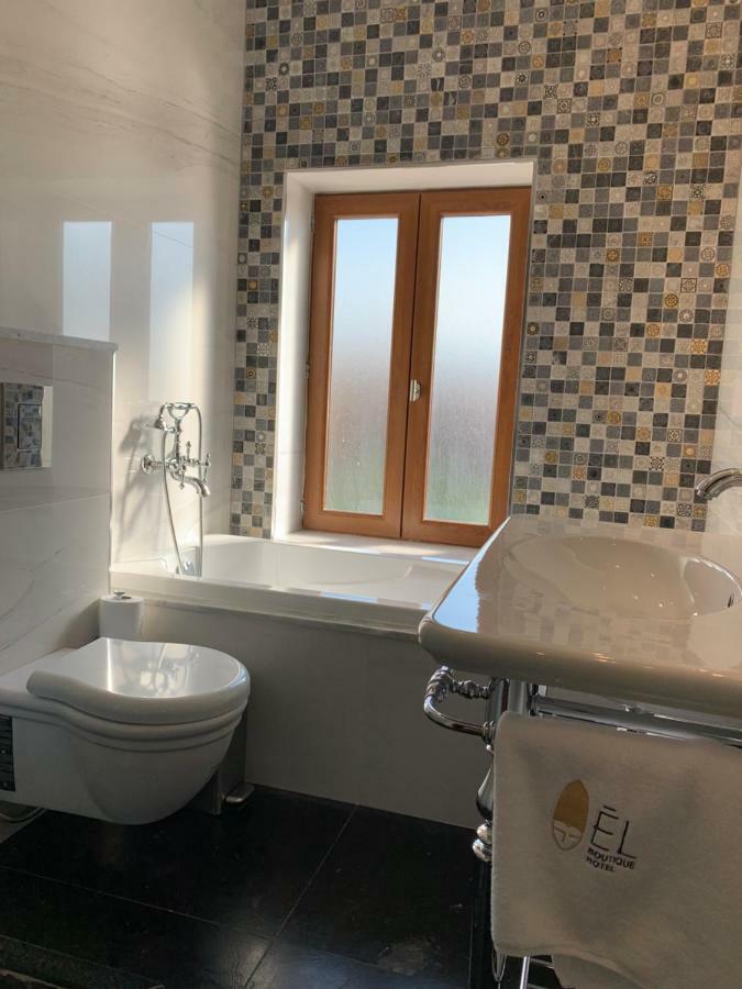 El Boutique Hotel Тир Екстериор снимка